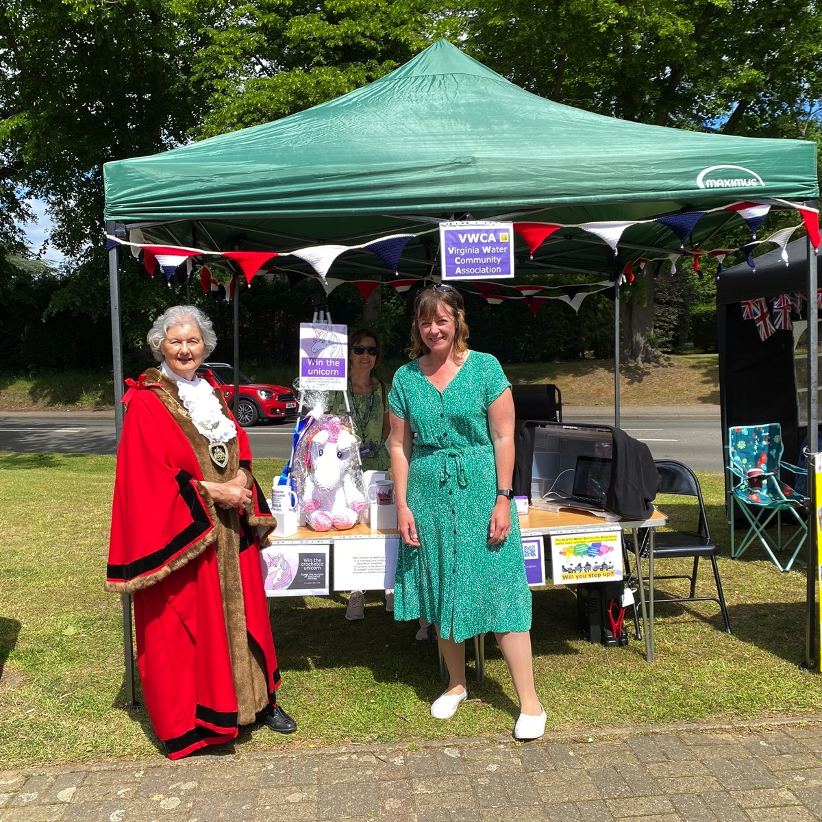 The mayor visiting the VWCA Jubilee Trail stall